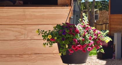 Rocky Waters – Cozy Tiny House Getaway for Families Near Estes Park