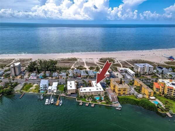 Beach nearby, sun-loungers, beach towels - Waterfront 2-bedroom condo on Treasure Island, only 250 feet to the beach. (Treasure Island)