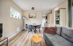 TV - 2 bedroom stunning home in Hellendoorn (Hellendoorn)