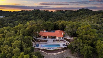 Villa (6 Bedrooms) | Interior