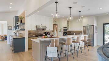 Villa (6 Bedrooms) | Interior