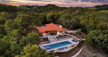 Rancho Robles by Avantstay Vineyard Villa w/ Views, Pool & Privacy
