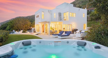 Stardust by Avantstay Views, Hot Tub, Pool Table