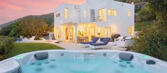 Stardust by Avantstay Views, Hot Tub, Pool Table