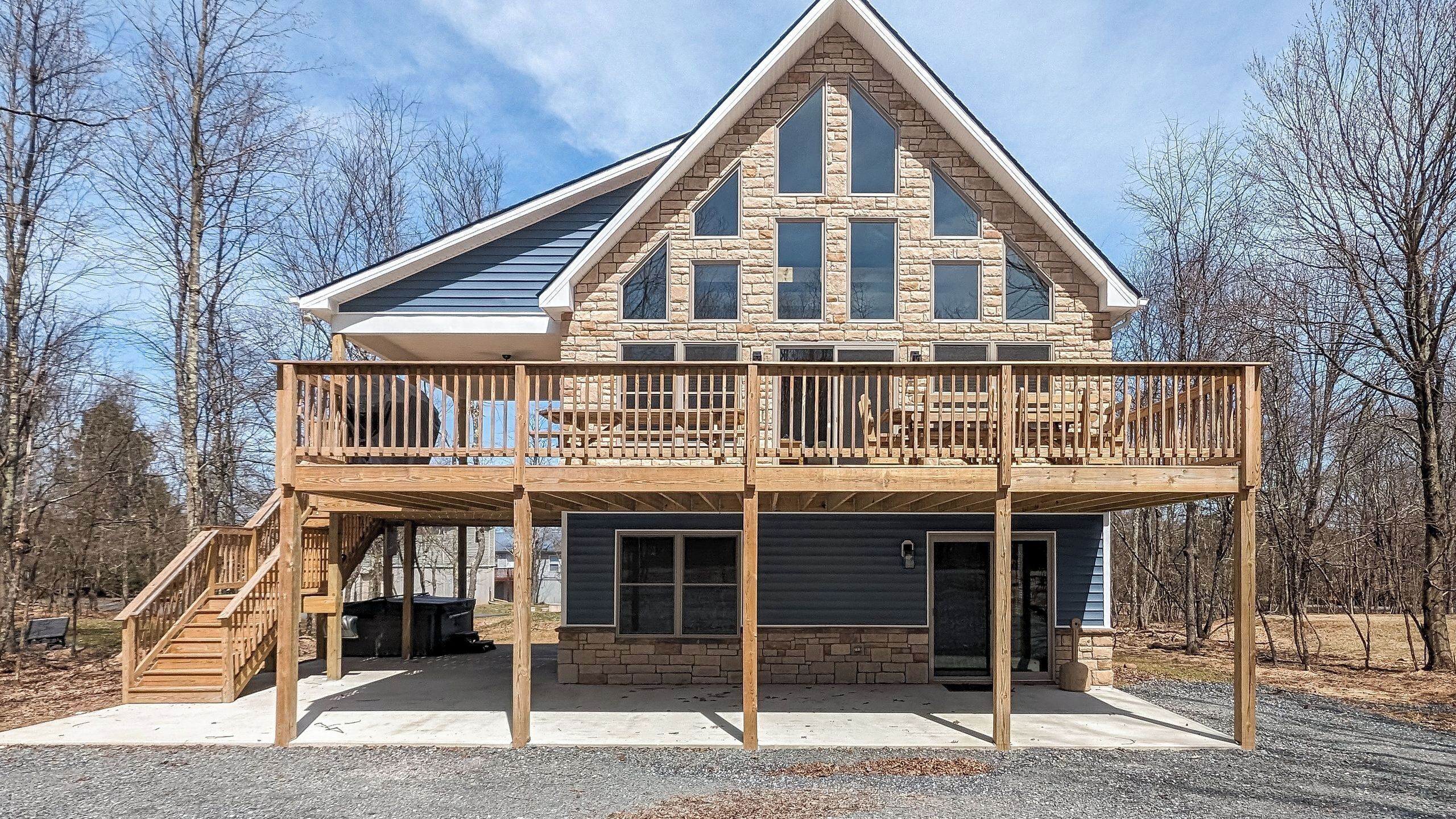 House (6 Bedrooms) | Front of property