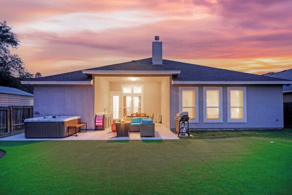 House (5 Bedrooms) | Interior - Graford by Avantstay Hot Tub, Firepit, Mini Putt (Corpus Christi)