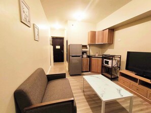 Living area - Cozy Studio at Avida Riala Towers (Cebu City)