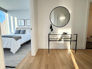 2 bedrooms, WiFi, bed sheets - 2 bed/2 bath luxe condo in Midtown (New York)