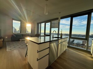 Interior - 2 bed/2 bath luxe condo in Midtown (New York)