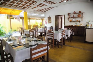 Desayuno buffet incluido todos los días