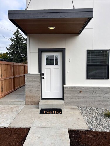 Luxury Home in Heart of Vancouver / Quiet & Cozy