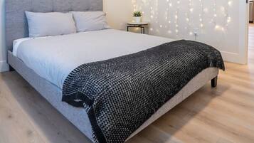 2 bedrooms, desk, iron/ironing board, free WiFi