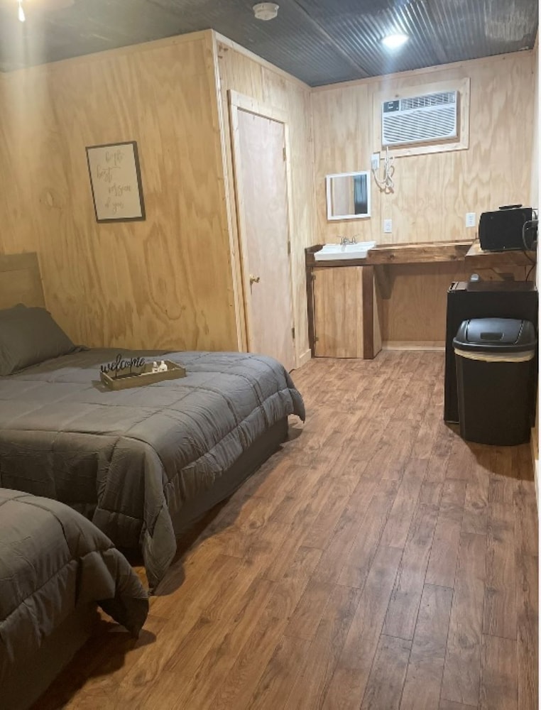 Hogan's Hideout Cottage 8 Eminence Vrbo