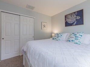 3 bedrooms, free WiFi - Seas the Day! Lovely 3-bedroom, 1.5 bath home close to the beach (Del Haven)
