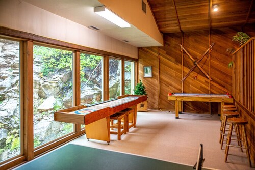 Cozy Studio Mountain Retreat