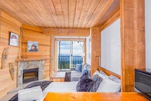 Cozy Studio Mountain Retreat