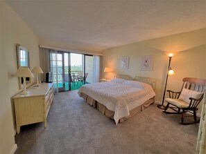 1 dormitorio, tabla de planchar con plancha, wifi y ropa de cama