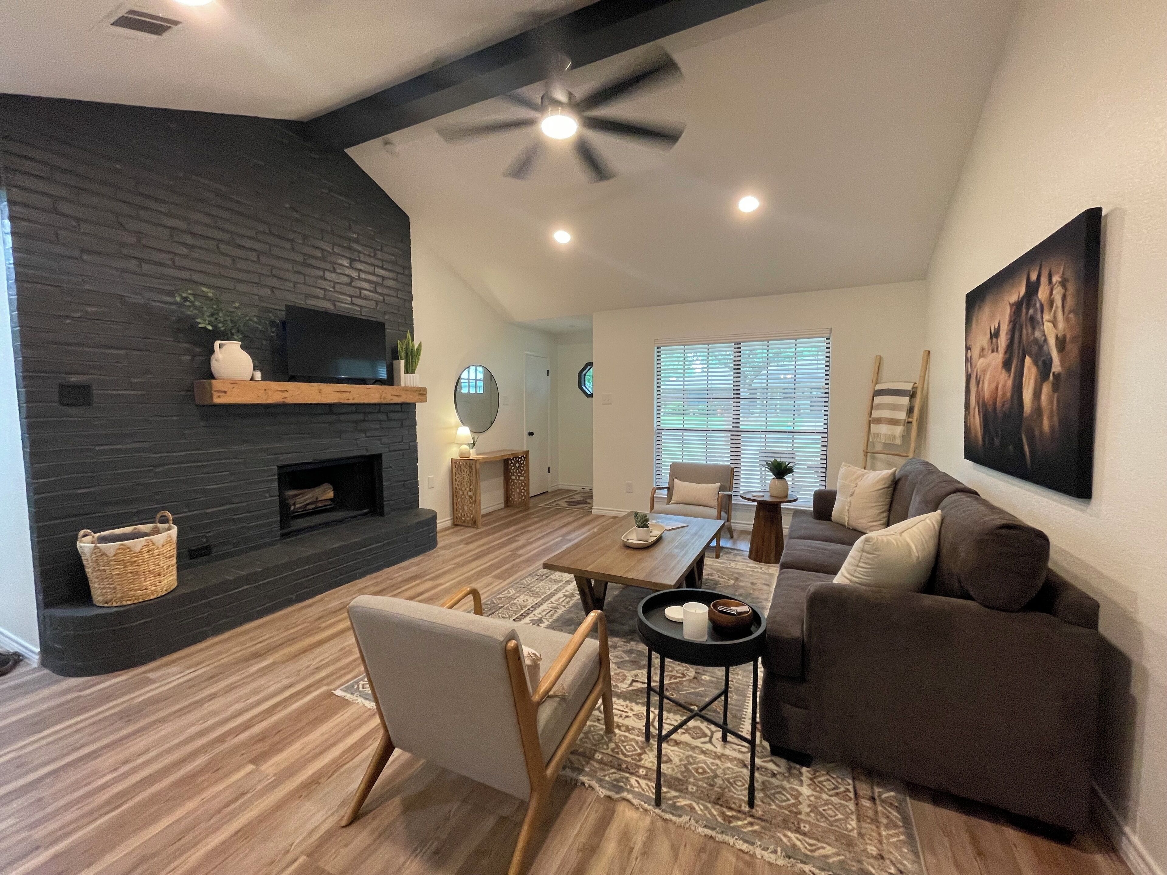 New! Waco Ranch Retreat, Updated, Clean, Safe, Quiet Home near Magnolia/Baylor