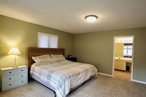 3 dormitoris, planxa i posts de planxar, wifi i roba de llit 