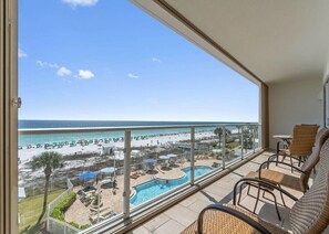 Property grounds - Amazing 2BR Beachfront Condo in the Heart of Destin (Destin)