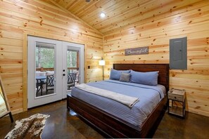 2 bedrooms, desk, free WiFi, bed sheets