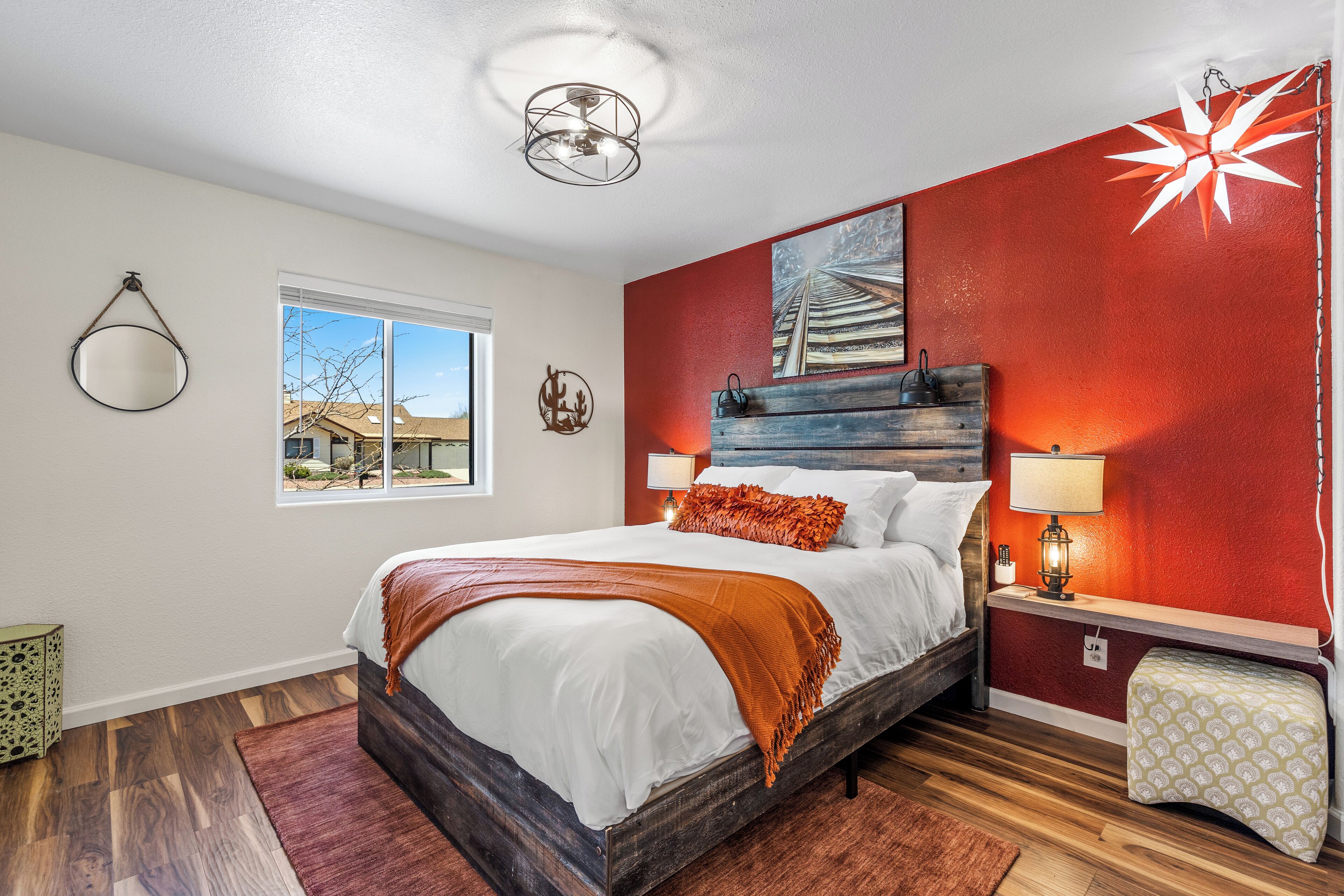 4 bedrooms, desk, iron/ironing board, travel crib