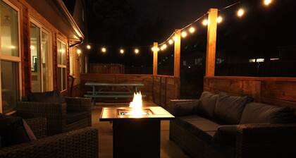 The Traveler's House-Central to All, Hilltop, Gameroom, Hot Tub, Firepit, Skiing