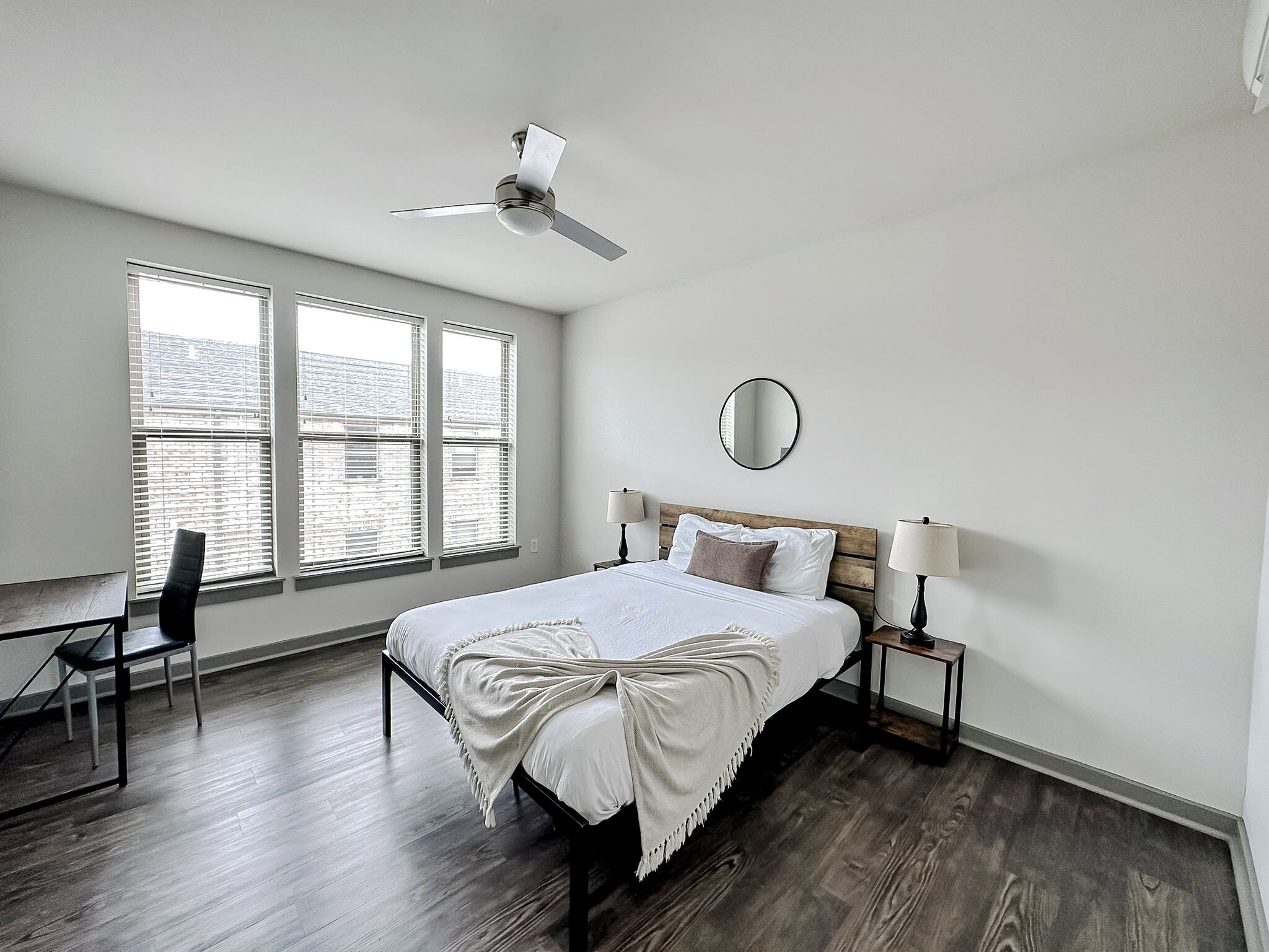 1 habitación, escritorio, wifi gratis y ropa de cama 