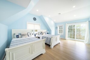 4 bedrooms, in-room safe, free WiFi, bed sheets