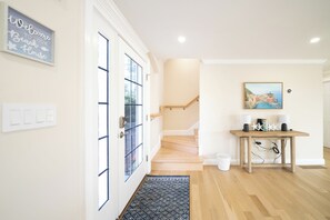 Interior - 40 - 4BR Lakeview - Lakeside retreat near GJK View (South Yarmouth)