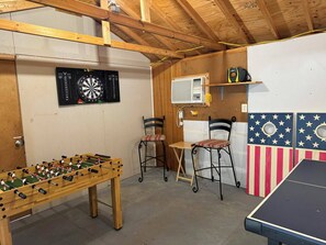 Spielezimmer