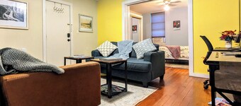 Relaxing Rustic Oasis - 6 min walk to Downtown! Cyclist Welcomed & Pet friendly!