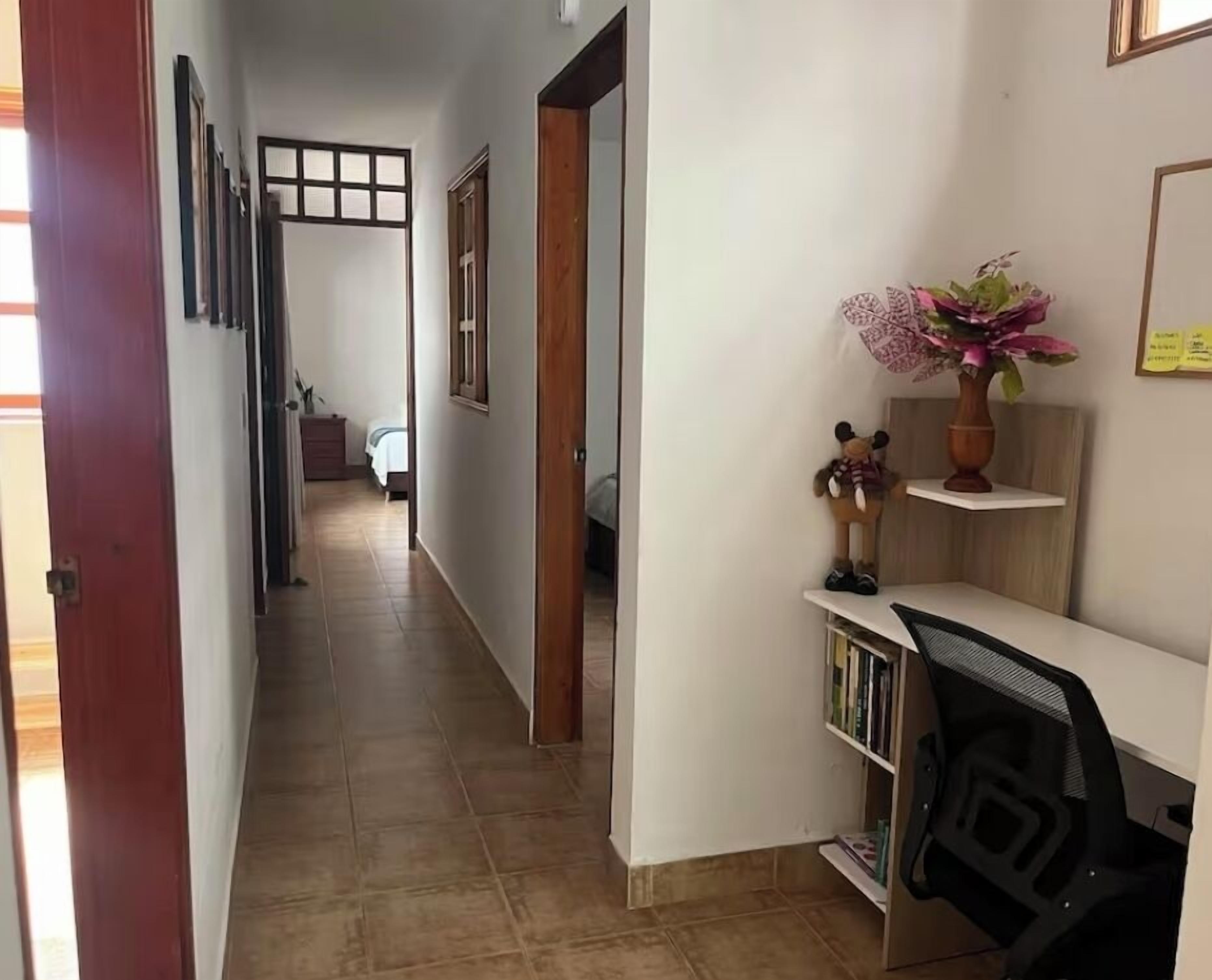 3 Schlafzimmer, Schreibtisch, Bügeleisen/Bügelbrett, kostenloses WLAN