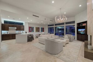 Interior - Retreat at Bighorn - Incredible Mountain Views (Palm Desert)