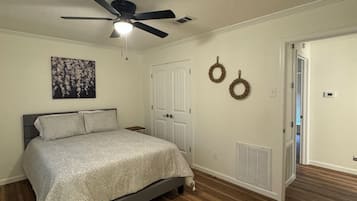3 dormitorios, tabla de planchar con plancha, wifi y ropa de cama