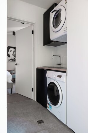 公寓, 1 张大床 | 洗衣