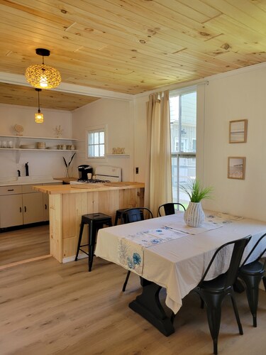 Sylvan Beach Cottage in the heart of Sylvan Beach NY