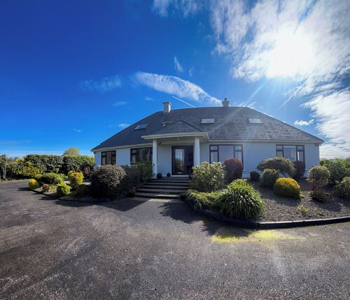 Quiet rural home within 10 minutes of Killarney