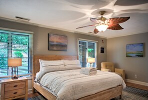 3 bedrooms, desk, iron/ironing board, free WiFi