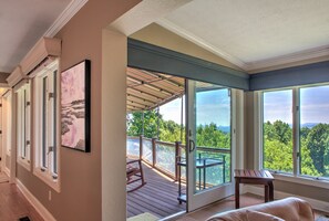 Interior - Morning Glow | Pet-Friendly, Mountain Getaway (Hendersonville)