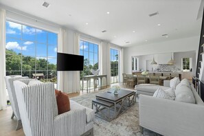 Smart TV, table tennis - Oceanview Oasis: Luxury 6BR Home with Pool (Seagrove Beach)