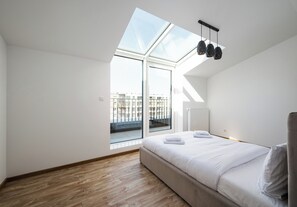 1 slaapkamer, een strijkplank/strijkijzer, wifi, beddengoed