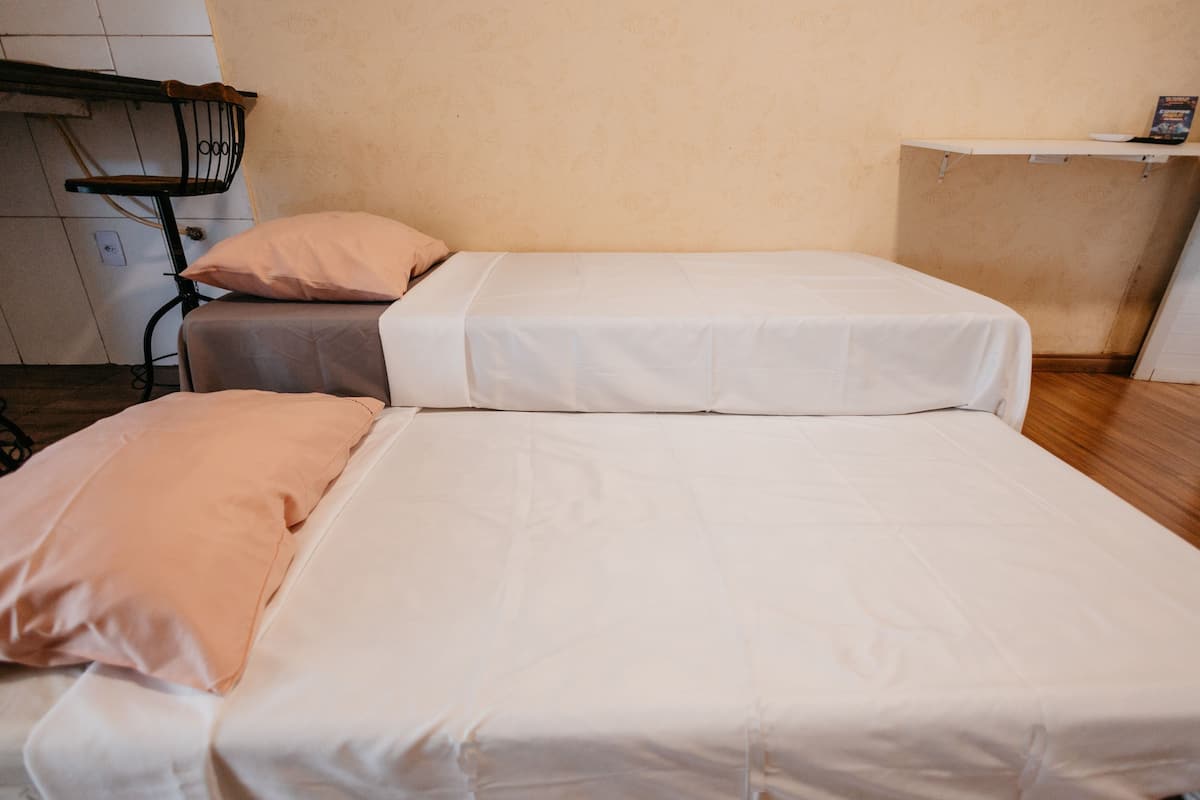 Family Studio Suite, Courtyard View | 1 bedroom, hypo-allergenic bedding, minibar, individually decorated