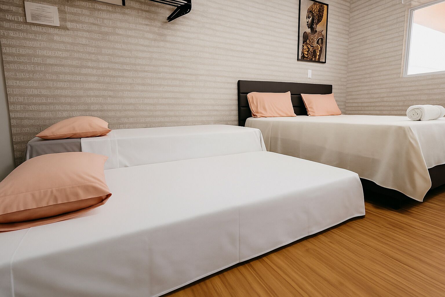 Ropa de cama hipoalergénica, minibar y decoración personalizada 