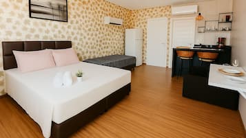 Literie hypoallergénique, minibar, décoration personnalisée