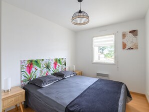1 habitación, tabla de planchar con plancha y wifi 