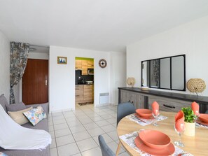 Interior - Bosquets 2 pièces balcon by Interhome (Les Sables d'Olonne)