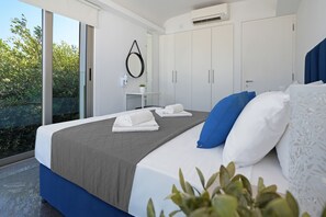 1 bedroom, iron/ironing board, internet, bed sheets - Jenny - Beachfront Apartment (Protaras)