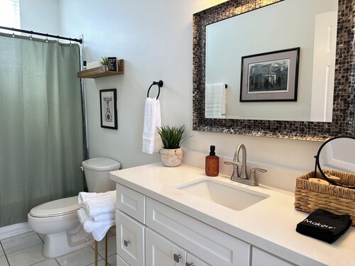 Festive New Orleans Home! Close to French Quarter with Off-Street Parking