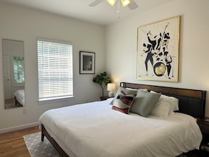 4 bedrooms, iron/ironing board, WiFi, bed sheets